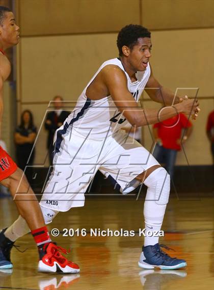 Thumbnail 3 in Harvard-Westlake vs. Loyola photogallery.
