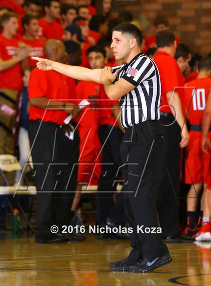 Thumbnail 1 in Harvard-Westlake vs. Loyola photogallery.