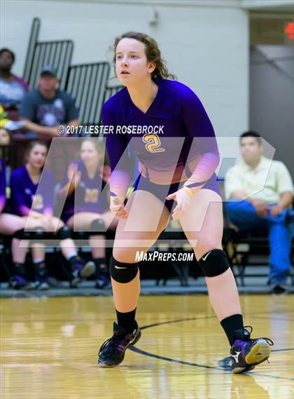 Thumbnail 1 in Sinton vs. Navarro (UIL 4A Regional Semifinal) photogallery.