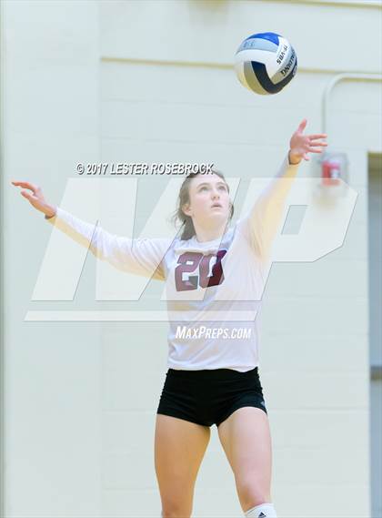 Thumbnail 3 in Sinton vs. Navarro (UIL 4A Regional Semifinal) photogallery.