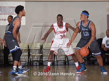 Thumbnail 1 in Etiwanda vs. Desert Pines (MaxPreps Holiday Classic) photogallery.