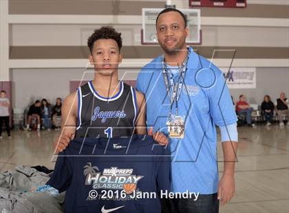 Thumbnail 2 in Etiwanda vs. Desert Pines (MaxPreps Holiday Classic) photogallery.