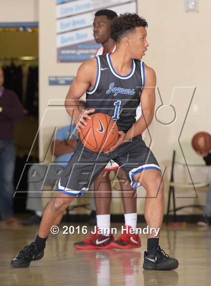 Thumbnail 2 in Etiwanda vs. Desert Pines (MaxPreps Holiday Classic) photogallery.