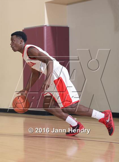 Thumbnail 3 in Etiwanda vs. Desert Pines (MaxPreps Holiday Classic) photogallery.