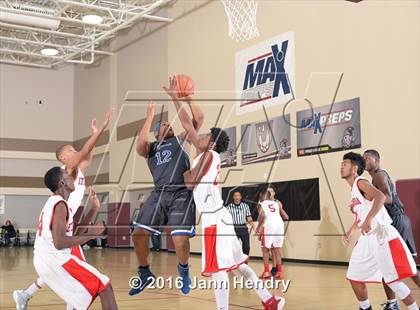 Thumbnail 2 in Etiwanda vs. Desert Pines (MaxPreps Holiday Classic) photogallery.