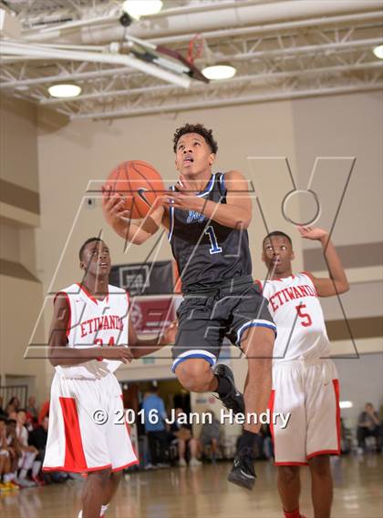 Thumbnail 1 in Etiwanda vs. Desert Pines (MaxPreps Holiday Classic) photogallery.
