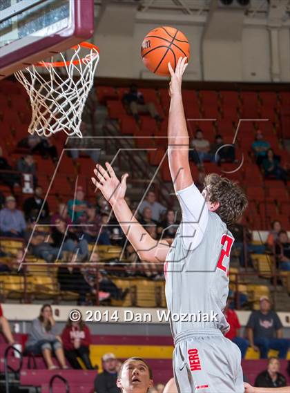 Thumbnail 1 in Nocona vs. Holliday (Fantasy of Lights) photogallery.