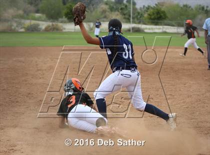 Thumbnail 1 in Aquinas vs San Jacinto photogallery.