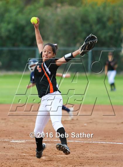 Thumbnail 2 in Aquinas vs San Jacinto photogallery.