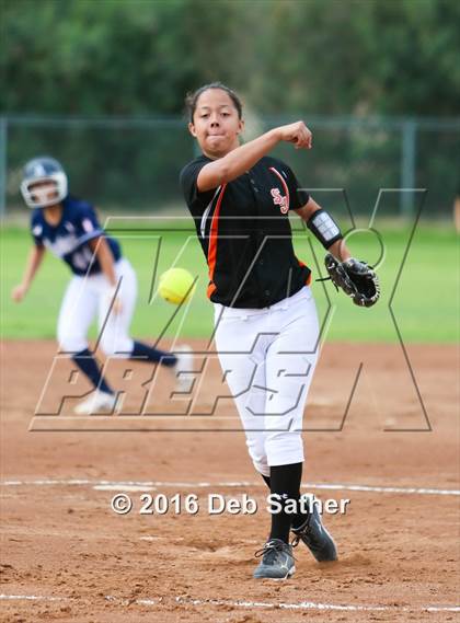 Thumbnail 1 in Aquinas vs San Jacinto photogallery.