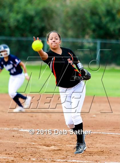 Thumbnail 3 in Aquinas vs San Jacinto photogallery.