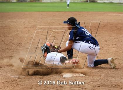 Thumbnail 1 in Aquinas vs San Jacinto photogallery.