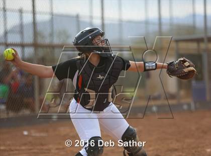 Thumbnail 1 in Aquinas vs San Jacinto photogallery.