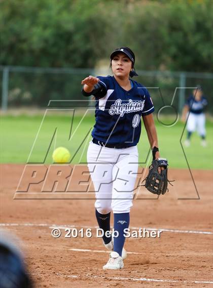 Thumbnail 1 in Aquinas vs San Jacinto photogallery.