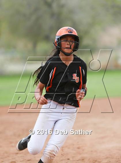 Thumbnail 2 in Aquinas vs San Jacinto photogallery.