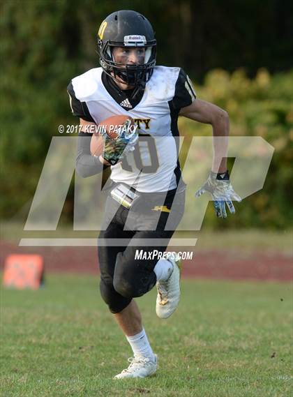 Thumbnail 2 in Amity Regional @ Wilbur Cross photogallery.