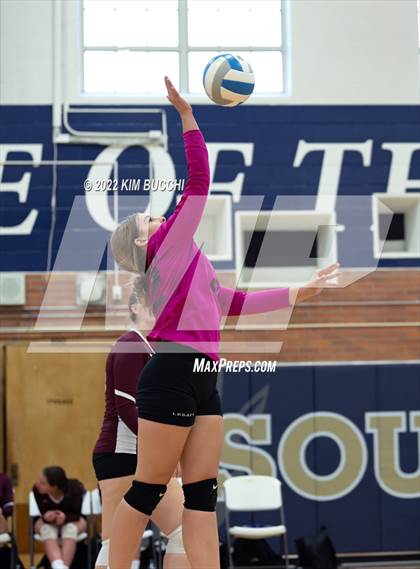 Thumbnail 3 in Utica Ford @ Grosse Pointe South photogallery.