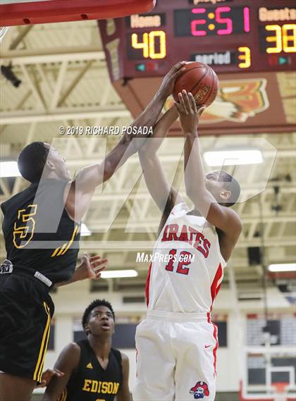 Thumbnail 3 in San Leandro vs. Edison (Clovis West Nike Invitational) photogallery.