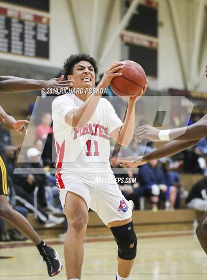 Thumbnail 3 in San Leandro vs. Edison (Clovis West Nike Invitational) photogallery.