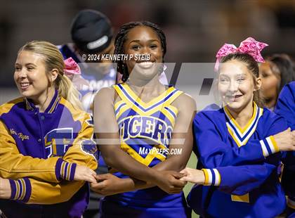 Thumbnail 1 in Bourgeois @ Thibodaux photogallery.
