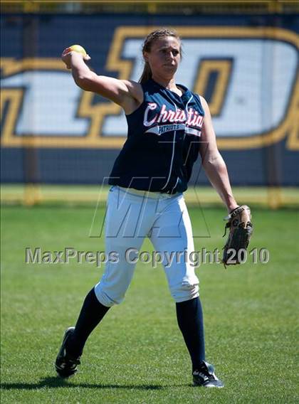 Thumbnail 2 in Christian vs Mater Dei (CIF SDS D4 Final) photogallery.