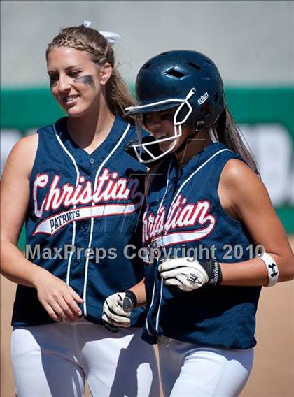 Thumbnail 2 in Christian vs Mater Dei (CIF SDS D4 Final) photogallery.