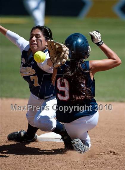 Thumbnail 2 in Christian vs Mater Dei (CIF SDS D4 Final) photogallery.