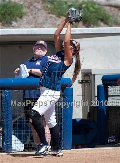 Thumbnail 1 in Christian vs Mater Dei (CIF SDS D4 Final) photogallery.