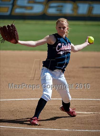 Thumbnail 1 in Christian vs Mater Dei (CIF SDS D4 Final) photogallery.