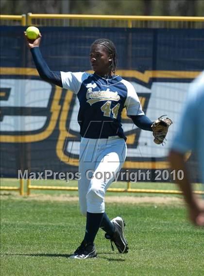 Thumbnail 2 in Christian vs Mater Dei (CIF SDS D4 Final) photogallery.