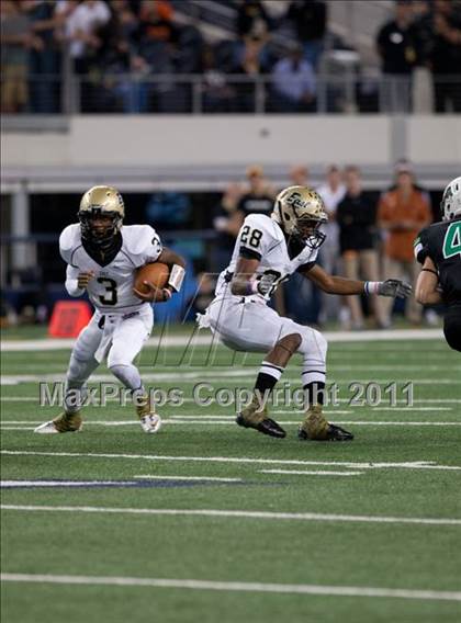 Thumbnail 3 in Carroll vs. Plano East (5A Division 1 Region 1 Bi-District) photogallery.