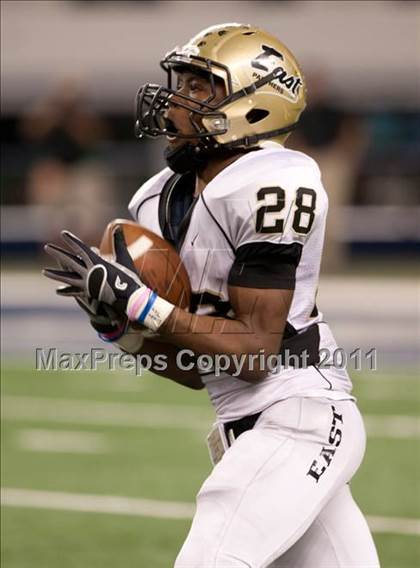 Thumbnail 1 in Carroll vs. Plano East (5A Division 1 Region 1 Bi-District) photogallery.