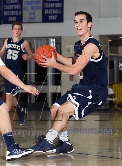 Thumbnail 2 in La Costa Canyon vs King (MaxPreps Holiday Classic) photogallery.