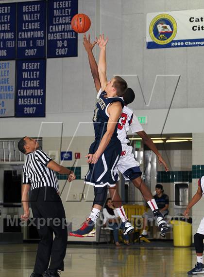 Thumbnail 1 in La Costa Canyon vs King (MaxPreps Holiday Classic) photogallery.