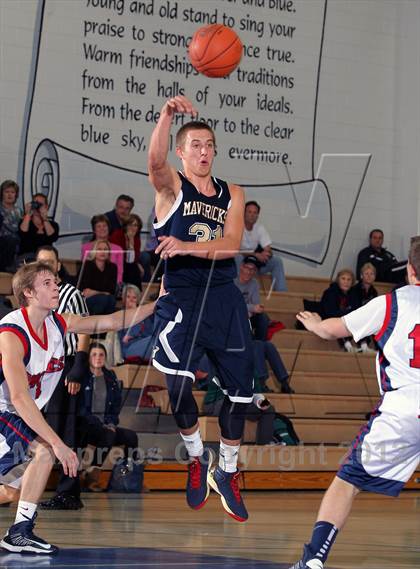 Thumbnail 3 in La Costa Canyon vs King (MaxPreps Holiday Classic) photogallery.