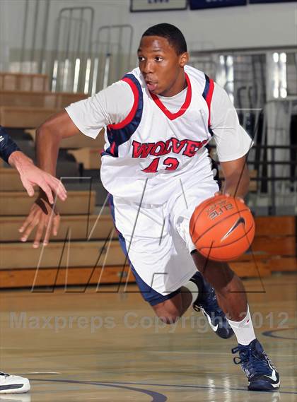 Thumbnail 1 in La Costa Canyon vs King (MaxPreps Holiday Classic) photogallery.