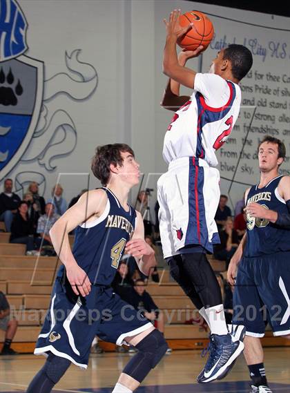 Thumbnail 3 in La Costa Canyon vs King (MaxPreps Holiday Classic) photogallery.