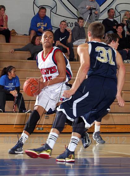 Thumbnail 1 in La Costa Canyon vs King (MaxPreps Holiday Classic) photogallery.