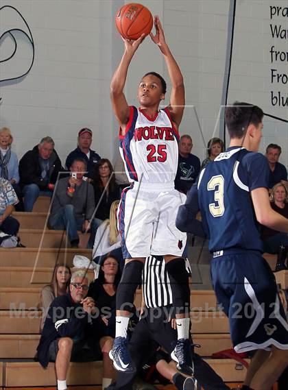Thumbnail 1 in La Costa Canyon vs King (MaxPreps Holiday Classic) photogallery.