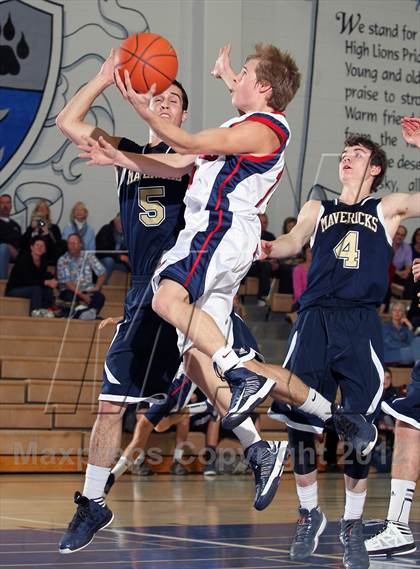Thumbnail 3 in La Costa Canyon vs King (MaxPreps Holiday Classic) photogallery.