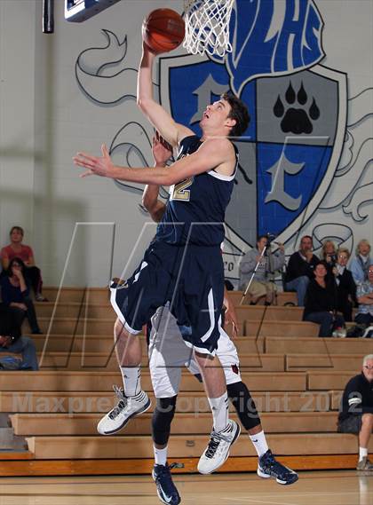 Thumbnail 1 in La Costa Canyon vs King (MaxPreps Holiday Classic) photogallery.