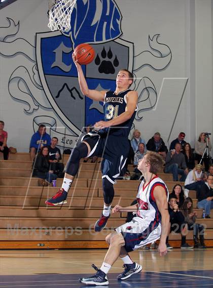 Thumbnail 2 in La Costa Canyon vs King (MaxPreps Holiday Classic) photogallery.
