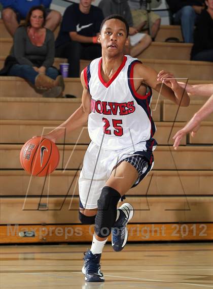 Thumbnail 1 in La Costa Canyon vs King (MaxPreps Holiday Classic) photogallery.