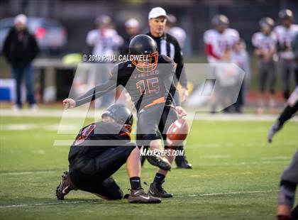 Thumbnail 3 in Toledo vs. Napavine (WIAA 2B Quarterfinal) photogallery.