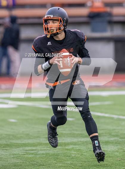 Thumbnail 1 in Toledo vs. Napavine (WIAA 2B Quarterfinal) photogallery.