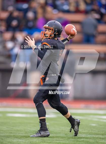 Thumbnail 3 in Toledo vs. Napavine (WIAA 2B Quarterfinal) photogallery.
