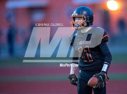 Thumbnail 3 in Toledo vs. Napavine (WIAA 2B Quarterfinal) photogallery.