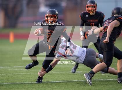 Thumbnail 3 in Toledo vs. Napavine (WIAA 2B Quarterfinal) photogallery.