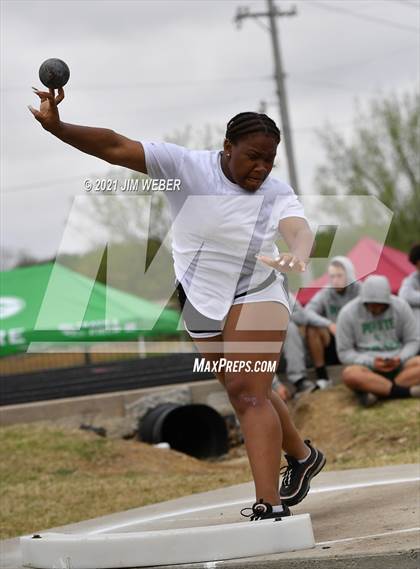 Thumbnail 3 in Warner Invitational photogallery.