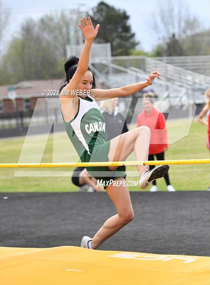 Thumbnail 3 in Warner Invitational photogallery.